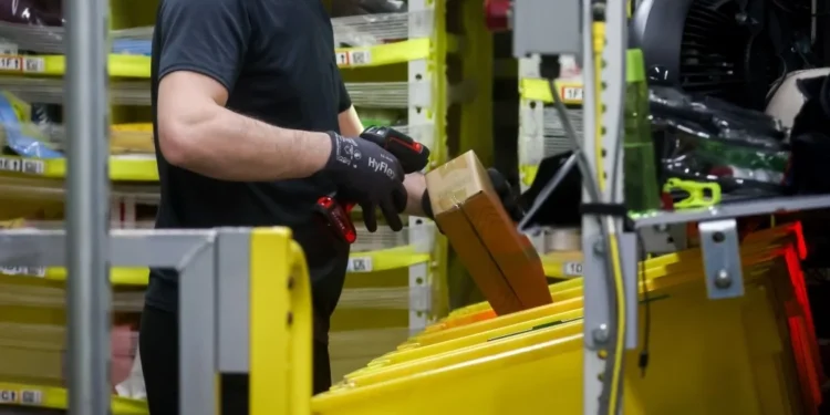 Pekerja Gudang Amazon Tewas Di Oregon Pekerja Gudang Amazon Tewas Di Oregon: Detail Insiden