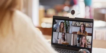Poly Studio P5 Webcam: Profesional Video Conferencing