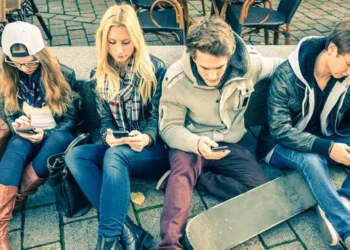 Remaja Jauhi Facebook: Dampak Negatif &Amp; Tips Bijak