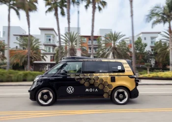 Vw Uji Coba Bus Otonom Di La Bersama Uber