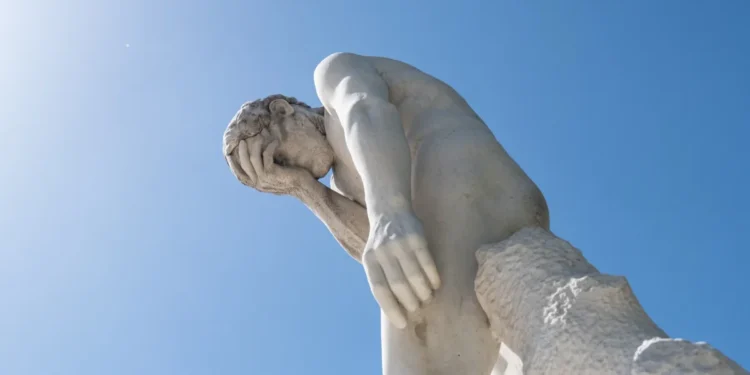 Waspada - Chat dan Artifacts Claude Bocor di Google 1 Man facepalming statue under the sun in the Tuileries garden.