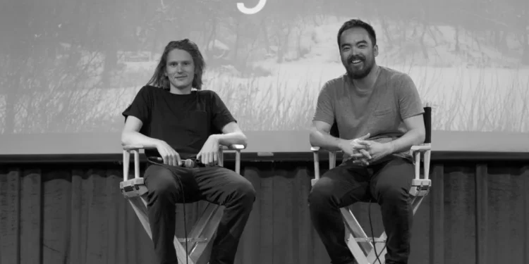 Pendiri Light Phone Blak-blakan - Ini Jelas Candu Layar 1 ‘If this isn’t addiction, I don’t know what is’: Light’s founders get real about screen time